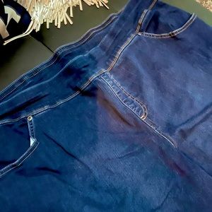 Plus size denim capris- Terra & Sky